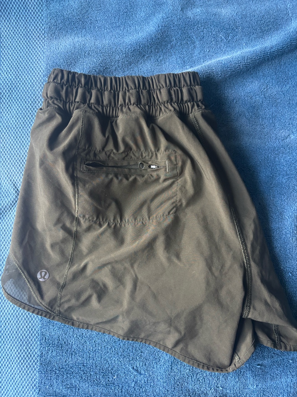 Size 8 Lululemon drawstring shorts